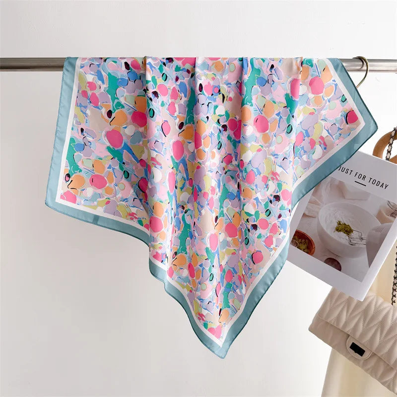 Foulard Carré Imprimé Floral 70×70 cm – Léger & Multicolore, Femme MYNELIA