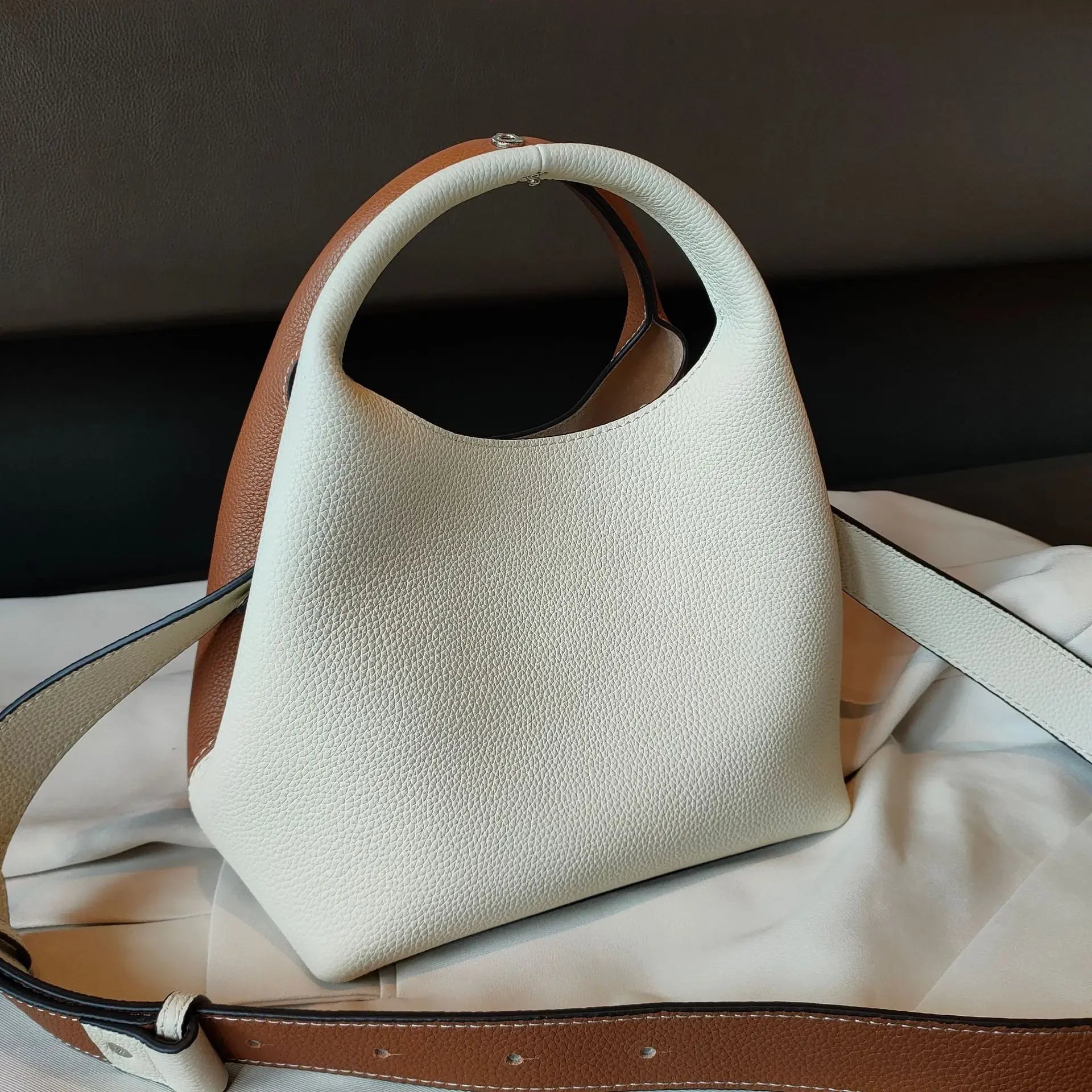 Sac Seau en Cuir de Vachette Naturel – Cabas Chic Femme MYNELIA