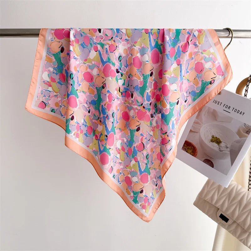 Foulard Carré Imprimé Floral 70×70 cm – Léger & Multicolore, Femme MYNELIA