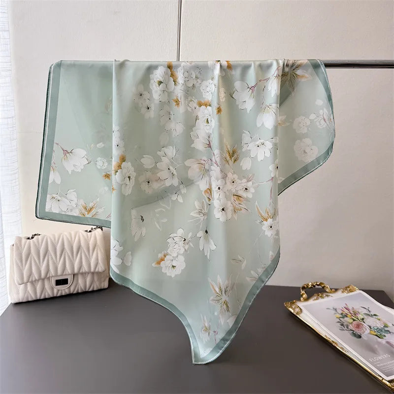 Foulard Carré Imprimé Floral 70×70 cm – Léger & Multicolore, Femme MYNELIA