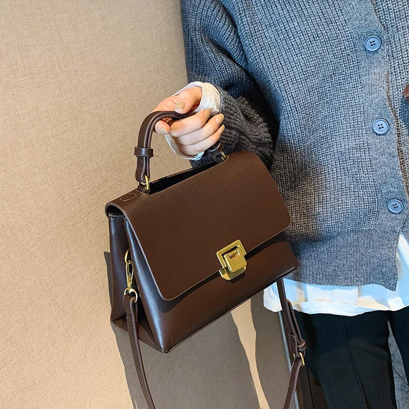 Sac à main vintage–Bandoulière fermoir doré style rétro chic MYNELIA