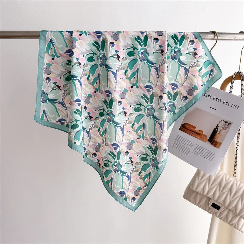 Foulard Carré Imprimé Floral 70×70 cm – Léger & Multicolore, Femme MYNELIA