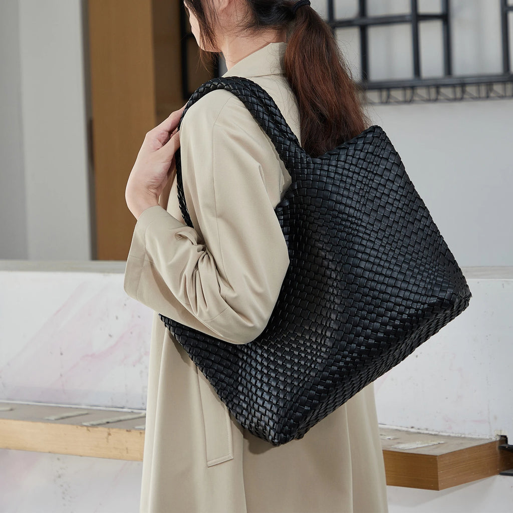 Sac Tote tressé en cuir PU vegan – Artisanal, Fermeture Hasp
