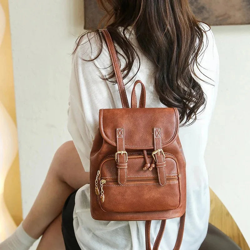 Sac à dos simili cuir Femme — Élégance Parisienne MYNELIA