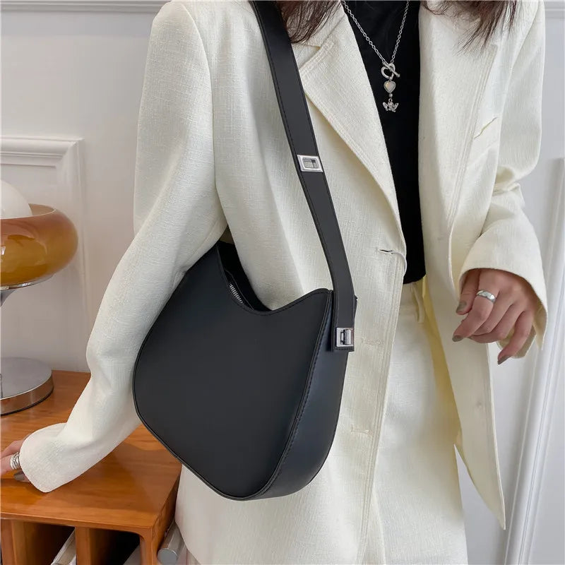 Sac à main Hobo cuir souple — La Désinvolture Élégante MYNELIA