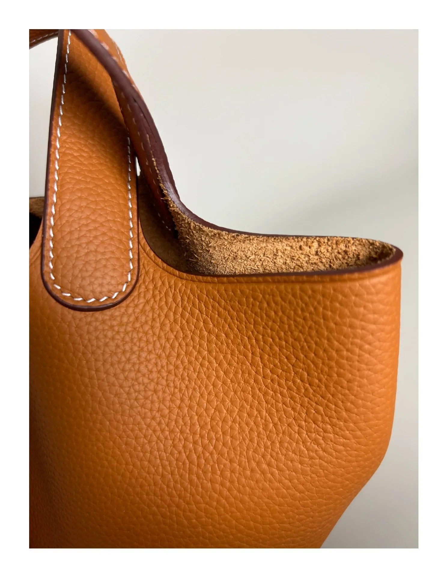 Sac Seau en Cuir Togo – Panier Souple Femme, 22 cm MYNELIA