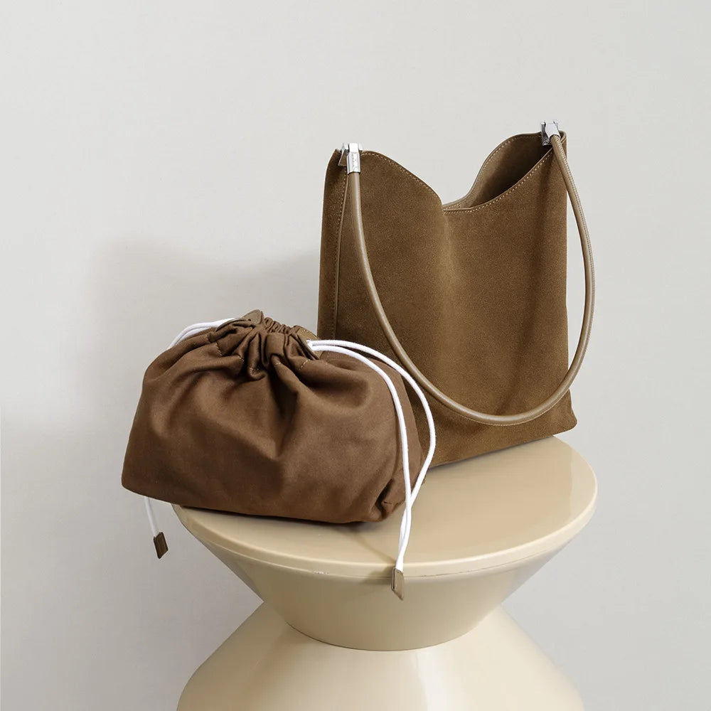 Sac hobo femme en cuir de vache véritable – Forme Bucket, Fermeture Magnétique MYNELIA